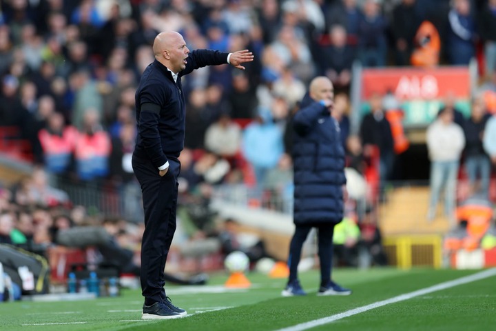 Arne Slot, Manager of Liverpool, gives the team instructions during the Premier League match between Liverpool FC and Chelsea FC at Anfield on Octo...