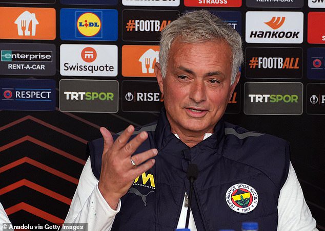 Amrabat revealed how a phone call from Mourinho sealed his summer move to Fenerbahce