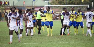 The moment Hearts of Oak (in white) and Young Apostles players clashed at half time