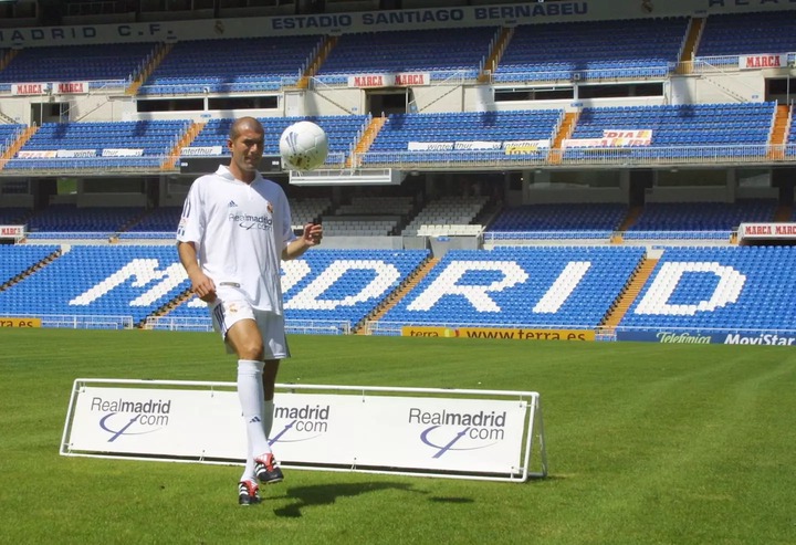 Zinedine Zidane unveiled as a Real Madrid player. Image: Getty