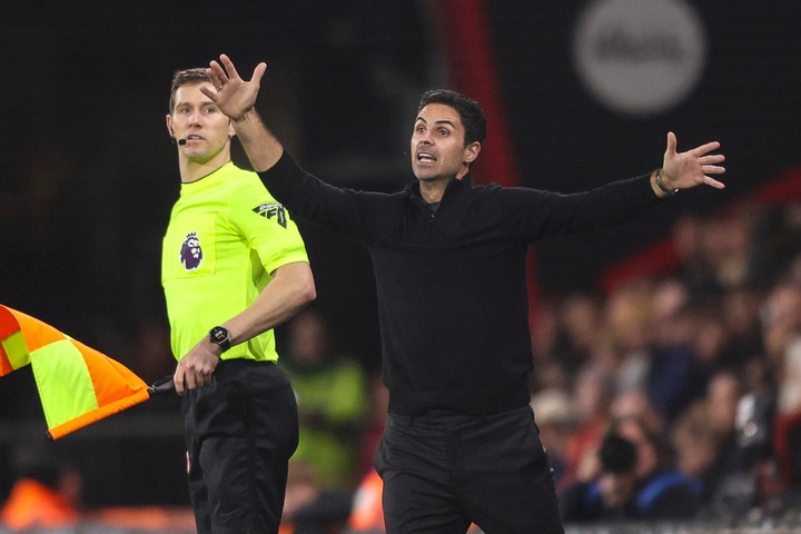 Head Coach Mikel Arteta of Arsenal during the Premier League match between AFC Bournemouth and Arsenal FC at Vitality Stadium on October 19, 2024 i...