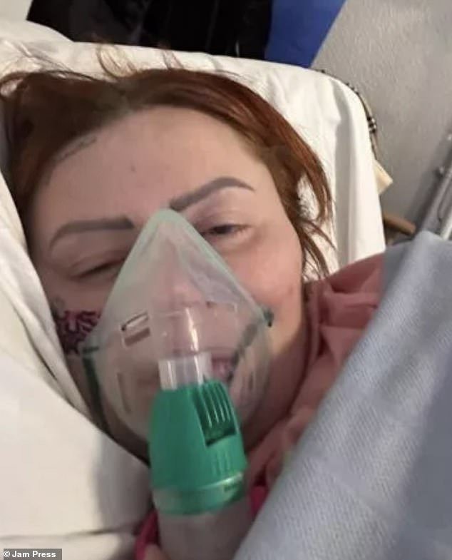 But after having stomach £2,500 stomach surgery in Turkey, Donna has been left in an even worse position - unable to eat more than a few mouthfuls or food, the mother is now completely incapable of playing with her kids