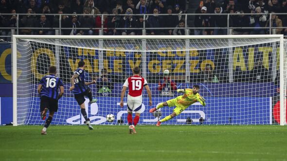 Hakan Calhanoglu penalty