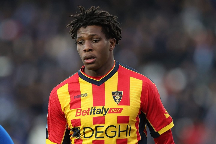 Patrick Dorgu of US Lecce looks on during the Serie A match between Empoli and Lecce at Stadio Carlo Castellani on January 11, 2025 in Empoli, Italy.