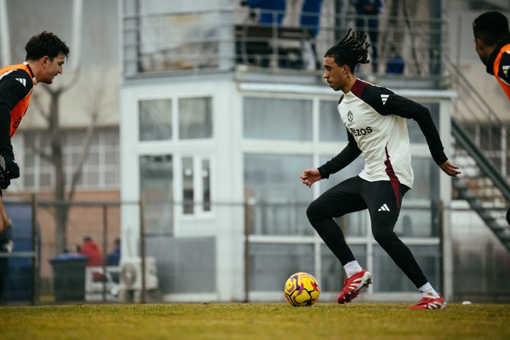 (EXCLUSIVE COVERAGE) Leny Yoro of Manchester United in action during a first team training session at Steaua Stadium on January 31, 2025 in Buchare...