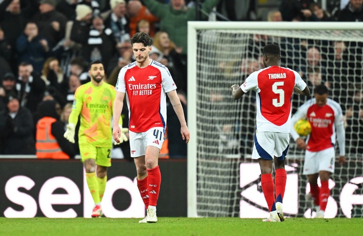 Declan Rice of Arsenal reacts following Newcastle United's second goal, scored by Anthony Gordon of Newcastle United (not pictured) during the Cara...