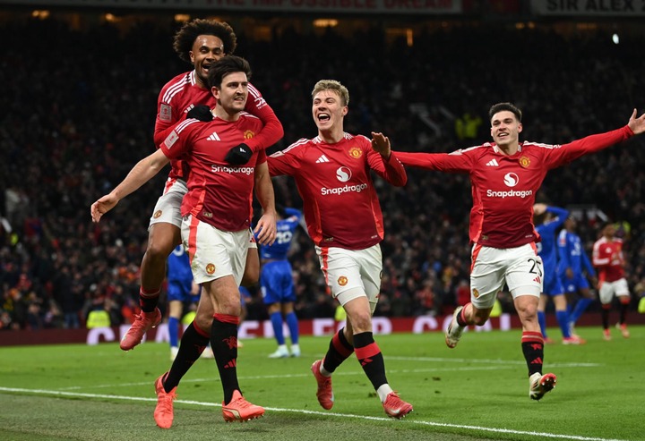 Harry Maguire of Manchester United celebrates scoring his team's second goal with team mates Joshua Zirkzee and Rasmus Hojlund during the Emirates ...