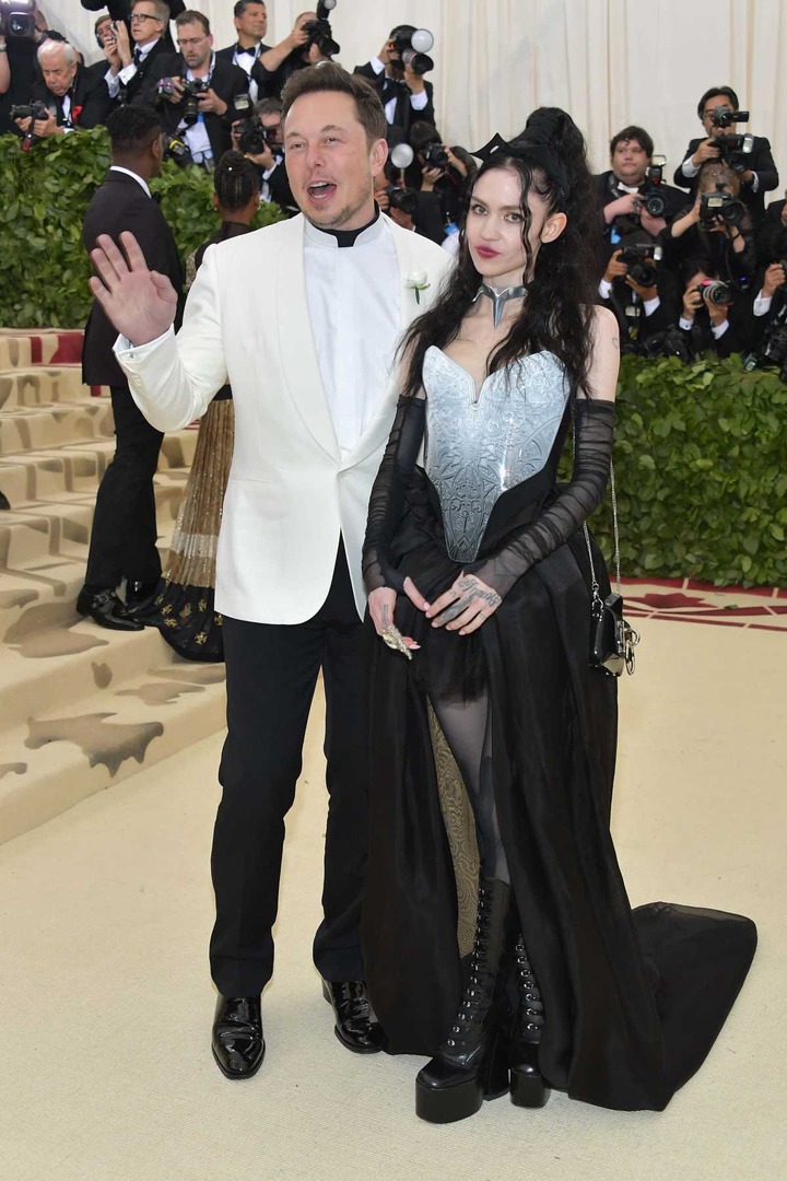 NEW YORK, NY - MAY 07:  Elon Musk and Grimes attend the Heavenly Bodies: Fashion & The Catholic Imag