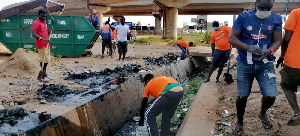 The initiative saw members of the community coming together to clean their surroundings