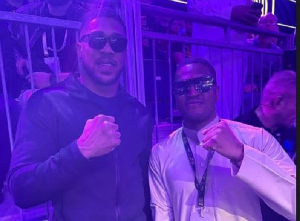 Anthony Joshua with Ghanaian boxing promoter, Sharaf Mahama