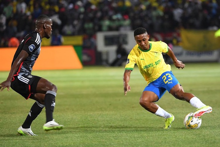 Lucas Ribeiro of Mamelodi Sundowns and Tapelo Xoki of Orlando Pirates will be up against each other during their Betway Premiership clash at Loftus Versfeld Stadium on Saturday.