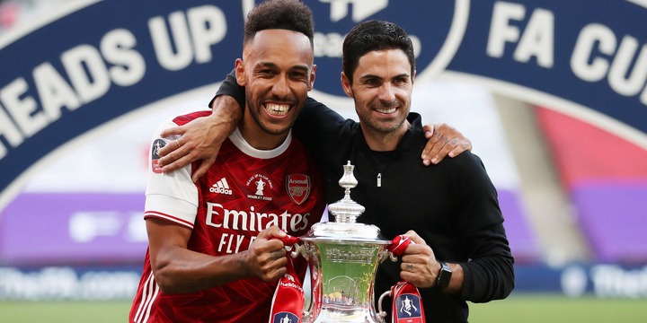 arsenal-fa-cup-trophy-aubameyang-mikel-arteta