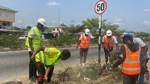 The group focused on repairing signposts in the central part of the city to enhance road safety