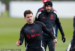 Mount having training with United's first team